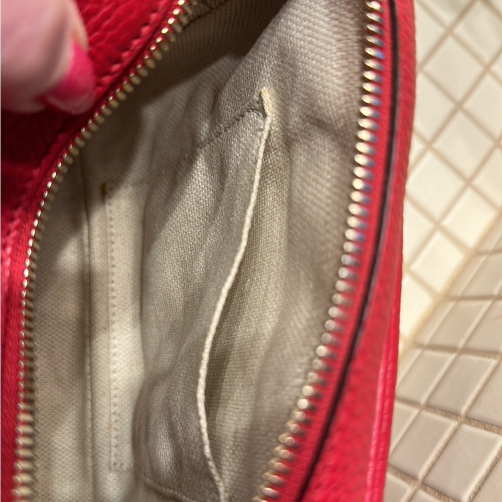 Like New! Authentic Gucci Red Leather Crossbody Bag - Picture 8 of 10